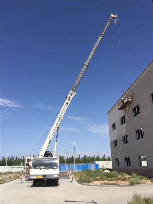 滨海县“轻装强干”—— 吊车的 “轻量化臂架” 技术